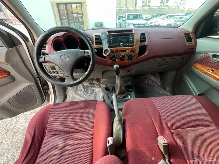 تويوتا هايلوكس GLX موديل 2010 بنزين قمة النظافه 12