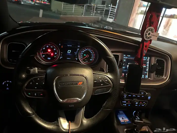 تشارجر 2022 R T v8 2