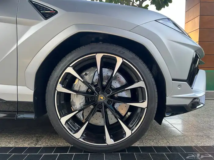 لمبرجيني اوروس S عداد 4 الاف صيانة 5 سنوات إضافية مجانا 18