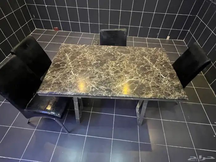 طاولة طعام 2