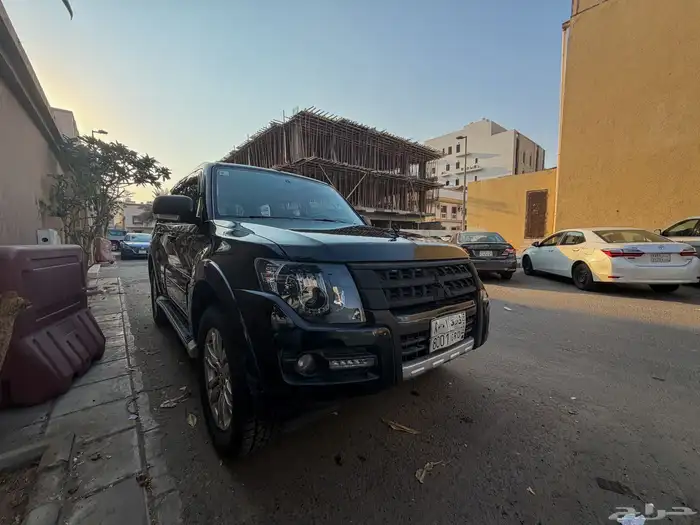 للبيع  متسوبيشي باجيرو 2017 فل علامة ذهبية (مخزن) 7