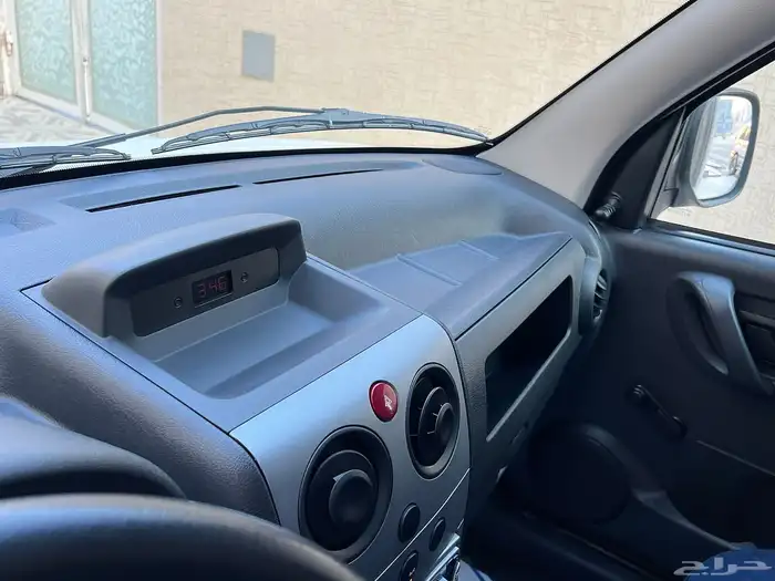 فان بيجو 2009 بضاعة عداد 5 الاف 14