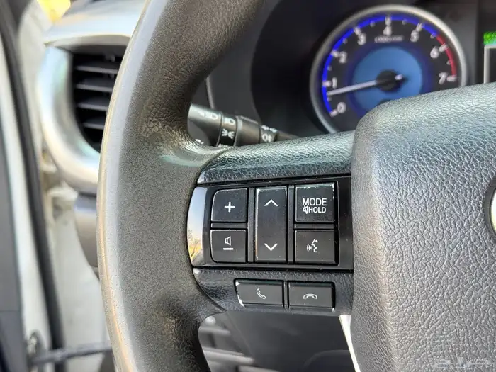 تيوتا هايلوكس GLX2 موديل 2018 13