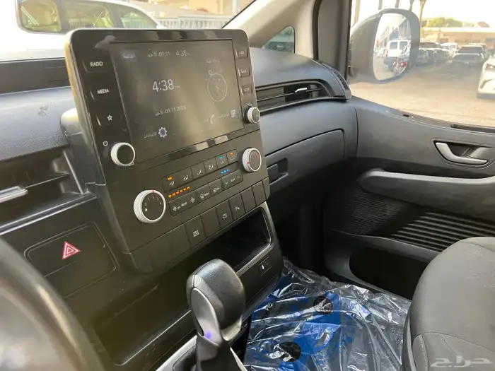 هيونداي ستاريا 2022 بنزين 9 ركاب 10