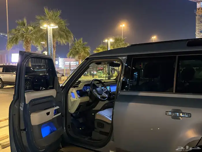 ديفندر 2020 6 سلندر 4