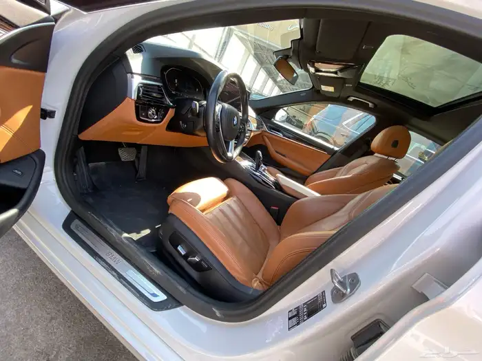 بي ام دبليو 520i 2023 الفئة الخامسه BMW 18