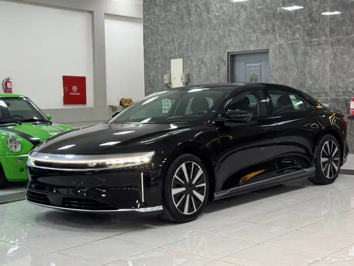 لوسيد اير بيور 2025 اسود جديد 2