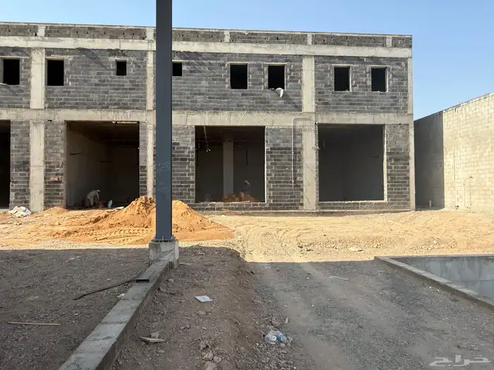 محطة بنزين بها محلات تجارية 9