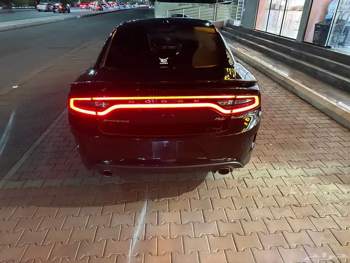 تشارجر 2022 R T v8 11