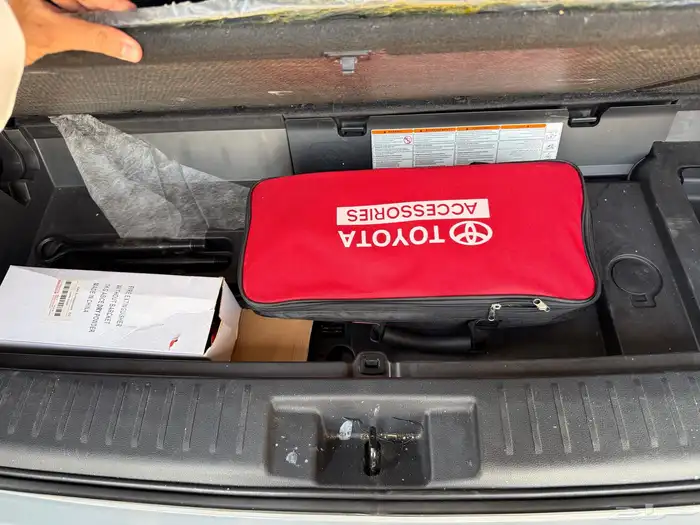 تويوتا هايلاندر 2023 فئه برونز ديشن نظيفه جدا 11