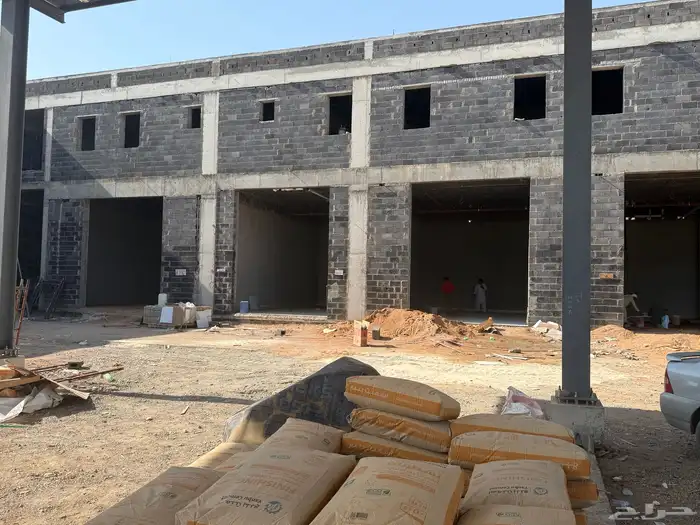 محطة بنزين بها محلات تجارية 4