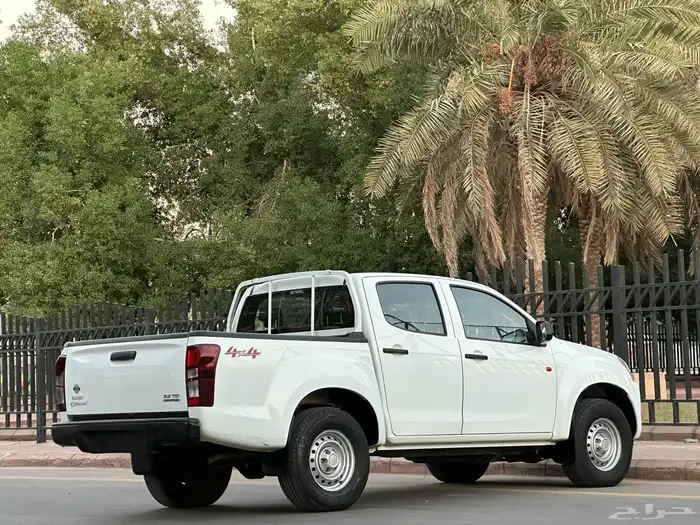 ايسوزو بكب غمارتين موديل 2023 سعودي قير عادي 7