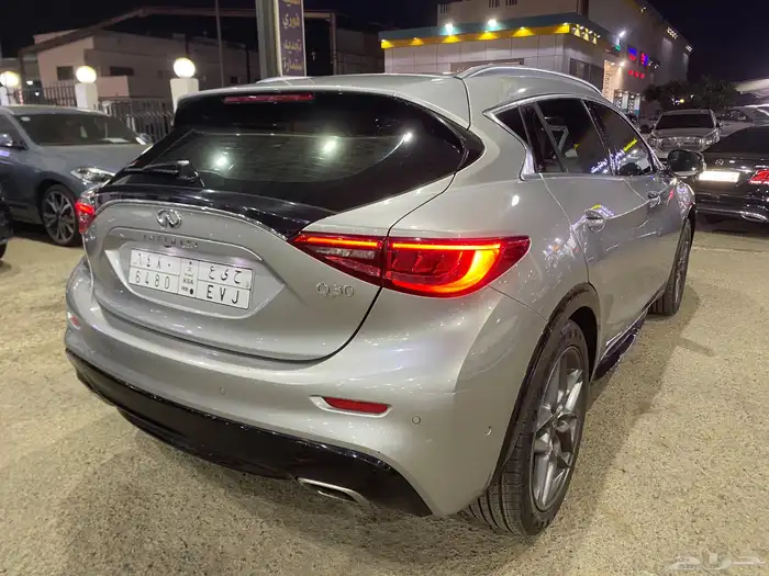 انفينيتي Q30 موديل2017 12