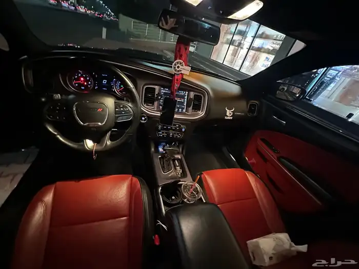 تشارجر 2022 R T v8 1