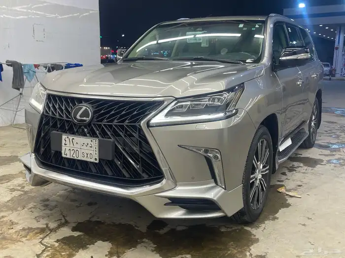 للبيع جيب لكزس LX2018 سعودي 0