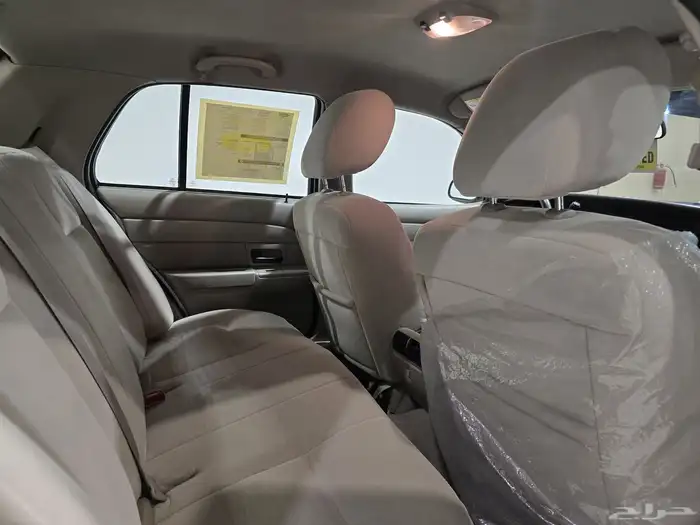 فورد فكتوريا موديل 2011 بحالة ممتازة 9