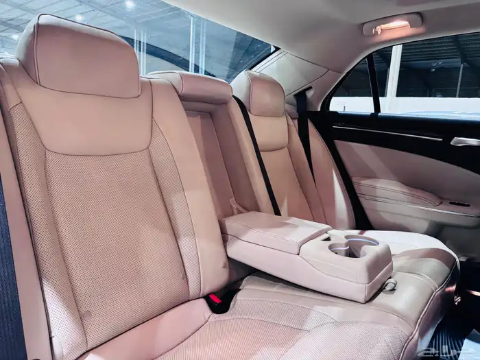 كرايسلر C300 فل كامل نظيف جد ا سعودي 12