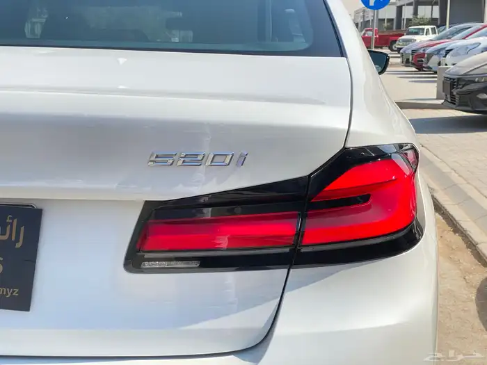 بي ام دبليو 520i 2023 الفئة الخامسه BMW 10
