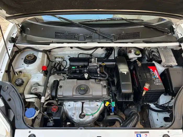 فان بيجو 2009 بضاعة عداد 5 الاف 24