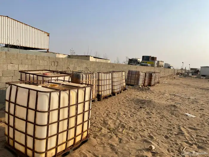 خزنات بلاستك باطار حديد 2