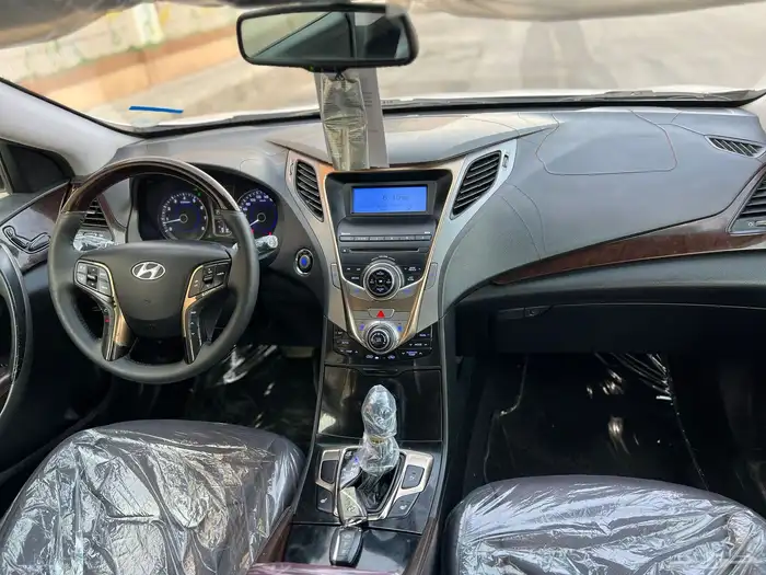 هيونداي ازيرا 2012 6