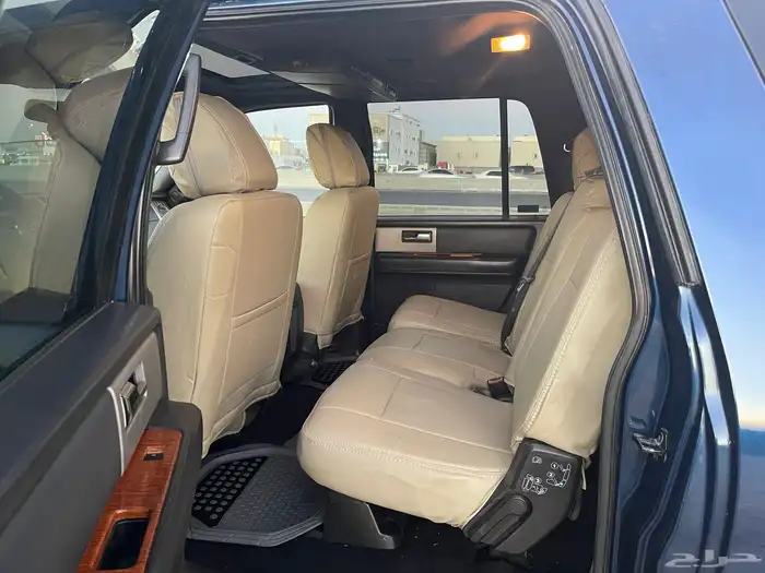 للبيع فورد اكسبيدشن 8