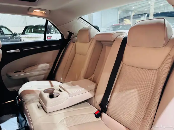 كرايسلر C300 فل كامل نظيف جد ا سعودي 13