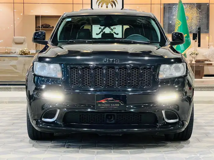 شيروكي SRT8 نظيف جدا سعودي 0
