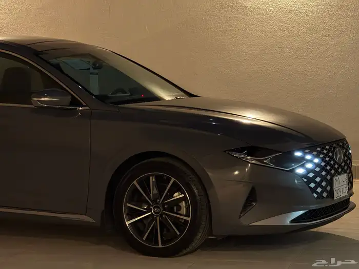 ازيرا 2021 سمارت 6 سلندر بنزين نظيفه جدا  ( الوكيل سعودي ) 22