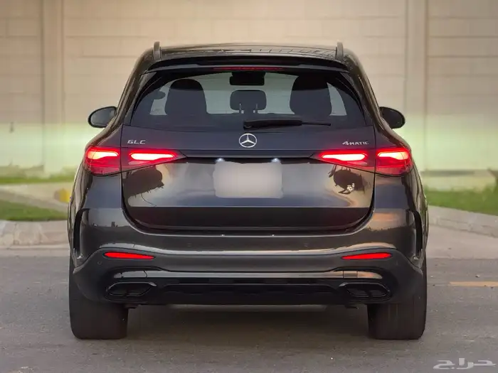 مرسيدس GLC200 2024 على الضمان و الصيانه 4