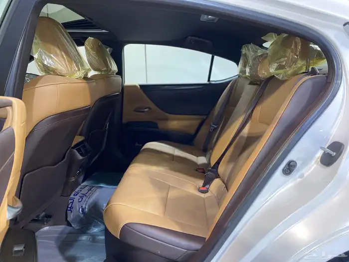 لكزس ES300h 2021 ( هايبرد ) بحالة ممتازة 20