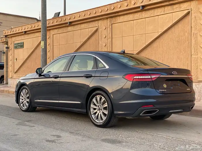 فورد تورس 2020 نص فل نظيف للبيع 2