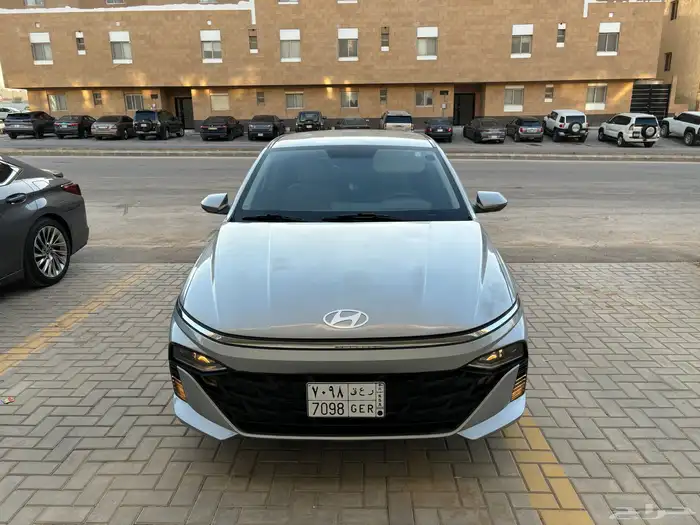 للبيع اكسنت 2024 1