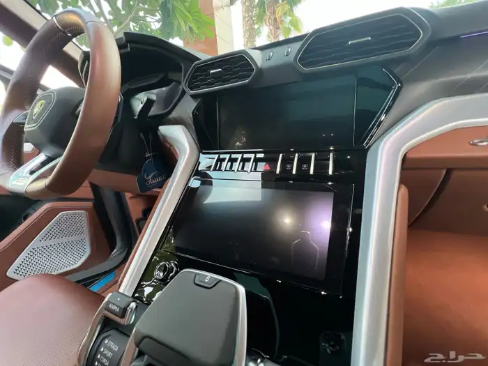 لمبرجيني اوروس S عداد 4 الاف صيانة 5 سنوات إضافية مجانا 91