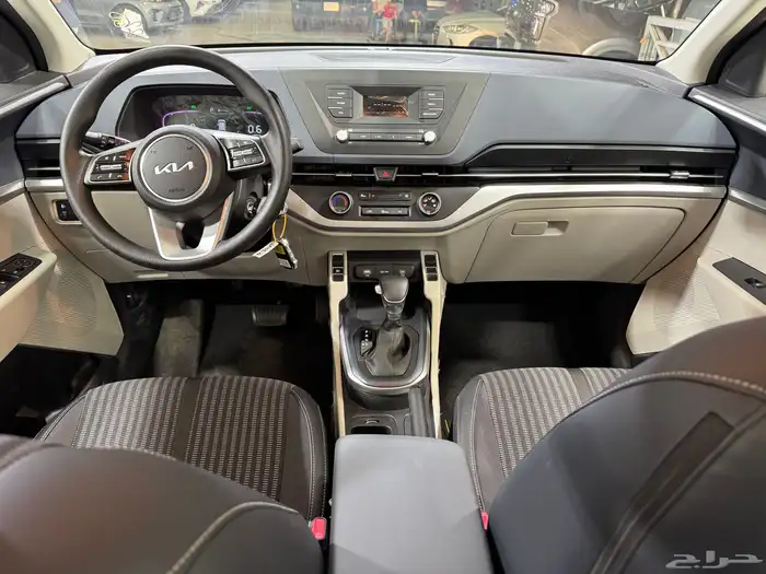 كيا كارينز ستاندر 2025 كميه محدوده جدااا 6