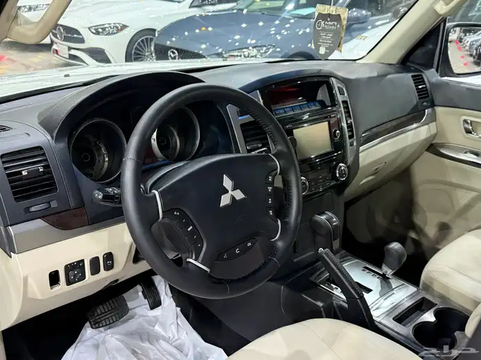 مستوبيشي باجيرو 2017 4