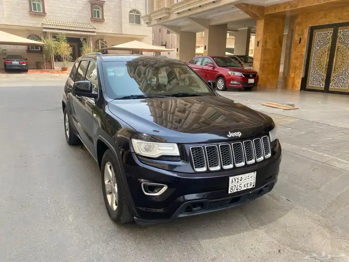 للبيع جيب جراند شروكي لاريدو 4