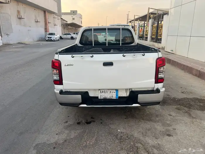 ميتسوبيشي L200 10
