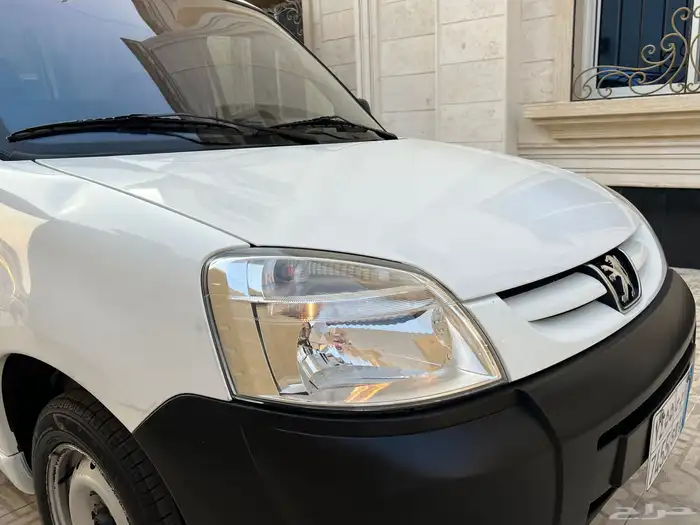 فان بيجو 2009 بضاعة عداد 5 الاف 6