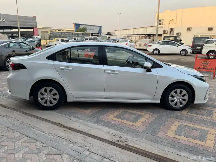 تويوتا كورولا 2023 نظيفة 6