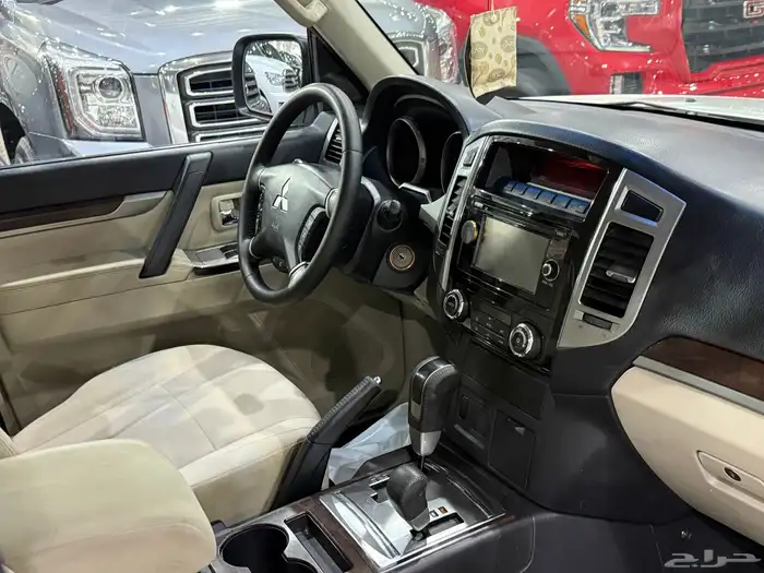 مستوبيشي باجيرو 2017 7