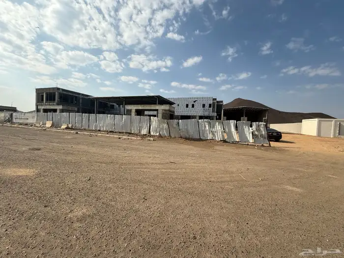 محطة بنزين بها محلات تجارية 14