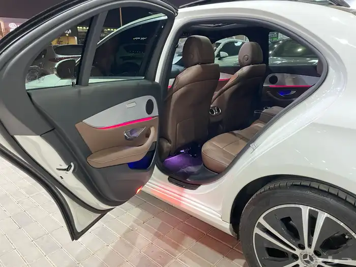 مرسيدس 2021 E250 بانوراما رادار قياده ذاتيه ( بنزين ) 2.0T 18