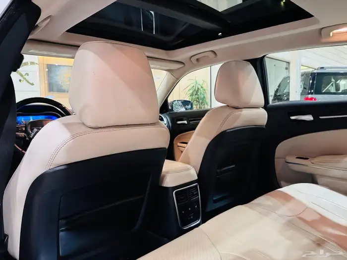 كرايسلر C300 فل كامل نظيف جد ا سعودي 8