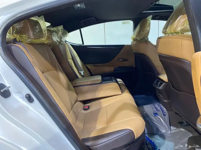 لكزس ES300h 2021 ( هايبرد ) بحالة ممتازة 17