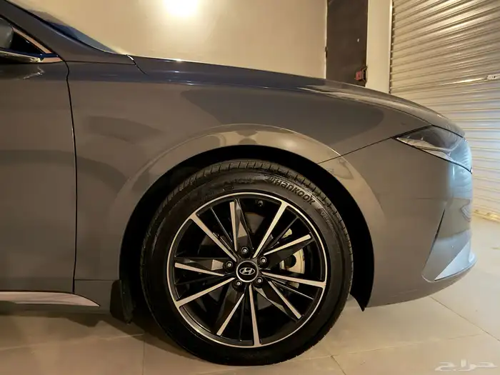 ازيرا 2021 سمارت 6 سلندر بنزين نظيفه جدا  ( الوكيل سعودي ) 3