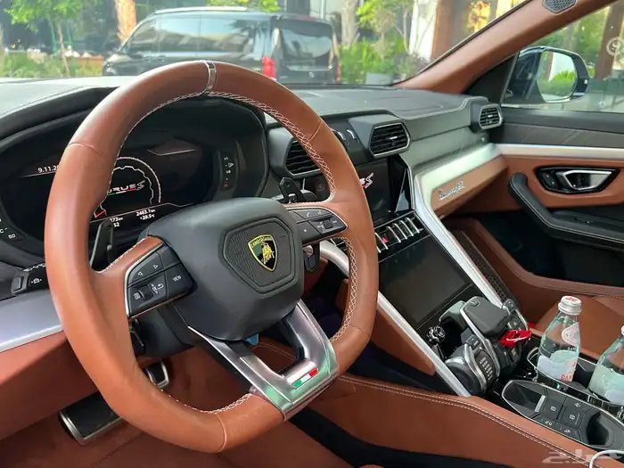 لمبرجيني اوروس S عداد 4 الاف صيانة 5 سنوات إضافية مجانا 51