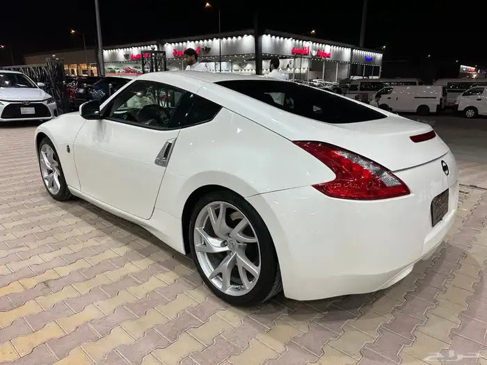 نيسان Z موديل 2015 نظيف 15