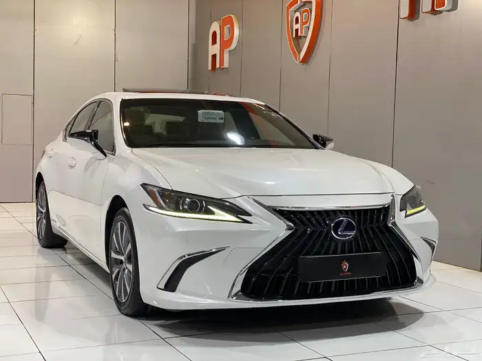 لكزس ES300h 2021 ( هايبرد ) بحالة ممتازة 2
