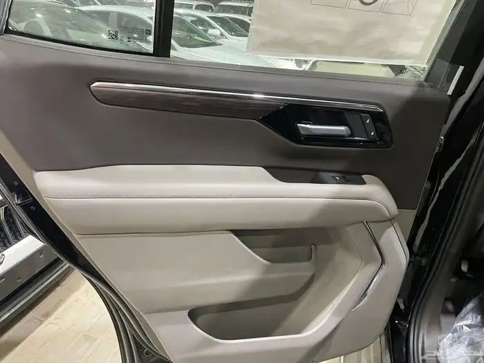 شفروليه تاهو 2025 ستاندر خليجي بدون دبل (بنزين ) 17